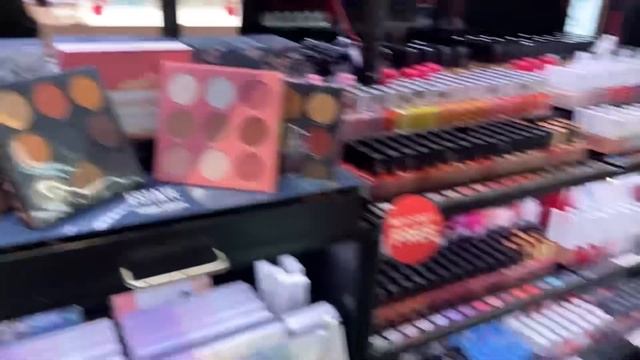 Шоппинг в Дубае! Shopping in Dubai! Магазины ИГРУШЕК vs Магазины СЛАДОСТЕЙ! Toy and candy stores! смотреть онлайн