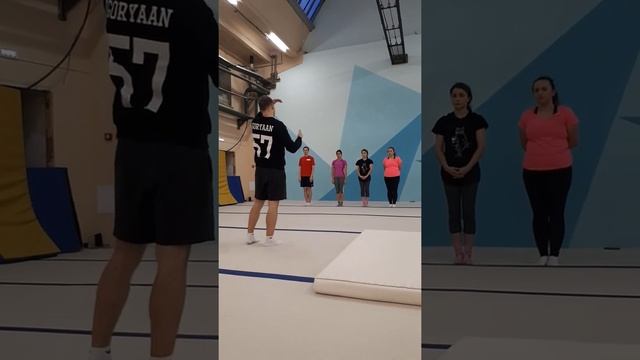 Мастер класс заднее сальто. Часть теории. Школа акробатики 1