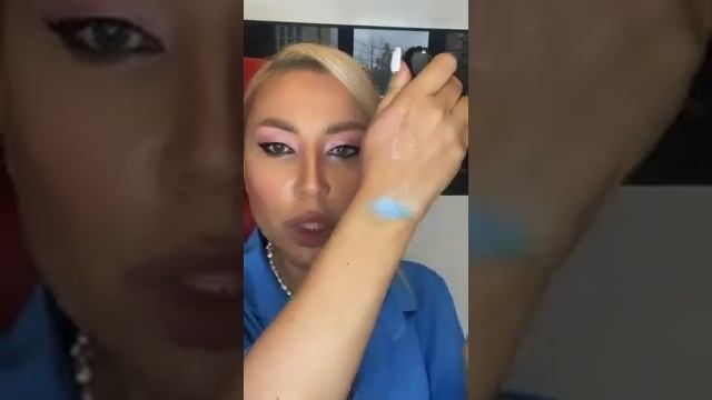 Делаем яркий макияж❤️? смотреть онлайн