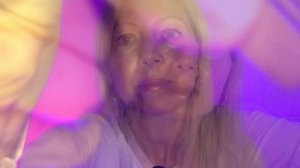 АСМР Расчёсывание волос и причёска с крабиком.Ролевая игра . Шёпот. Персональное внимание.