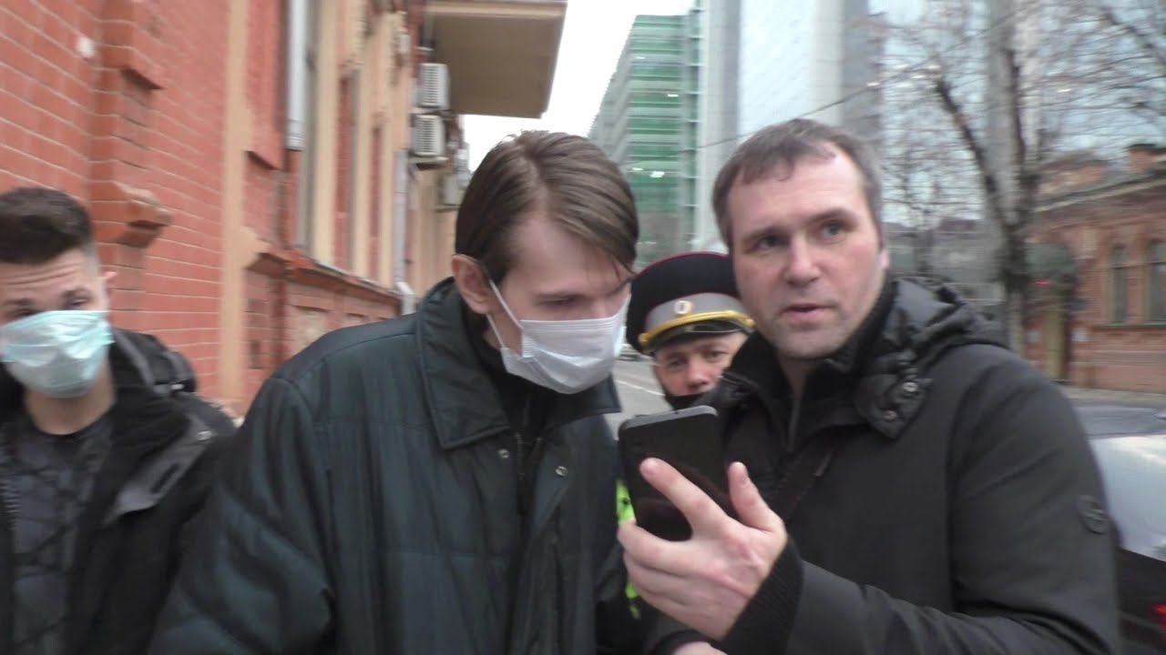 Краснодар. Два шибздика неудачно покачали, получив инфу по ОПГ стрелка, были нейтрализованы смотреть онлайн