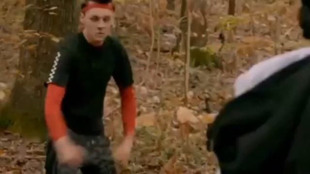 МЕГЕЛЬ ПРОТИВ ЯСТРЕБА: Кобра кай смотреть онлайн