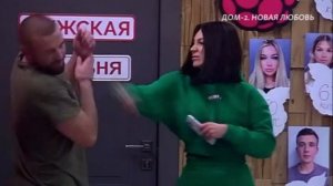 Аня Брянская побила Алексея Адеева