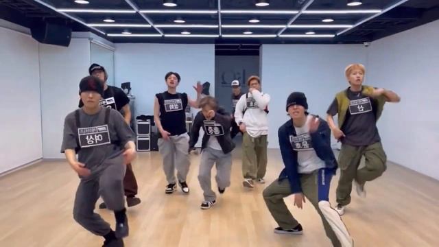 에이티즈(ATEEZ) - Outlaw - BBT choreo (Mirrored) смотреть онлайн