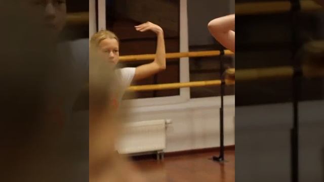 ОБУЧЕНИЕ ТАНЦАМ ШАФФЛ И ХИП-ХОП В ГОРОДЕ ЖЕЛЕЗНОДОРОЖНЫЙ. БАЛАШИХА. РЕУТОВ. #танцы #shuffledance смотреть онлайн