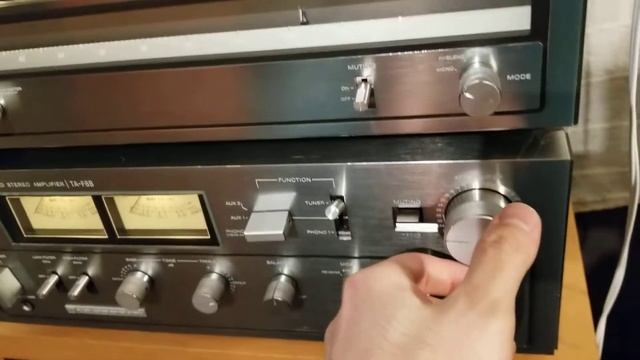 Sony St-a6b + sony ta-f6b Demo using design acoustics D-12 speakers смотреть онлайн