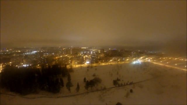 Новогодний салют с 21 этажа. Ижевск. 2017 (New Year's fireworks with 21 floors Izhevsk 2017) смотреть онлайн