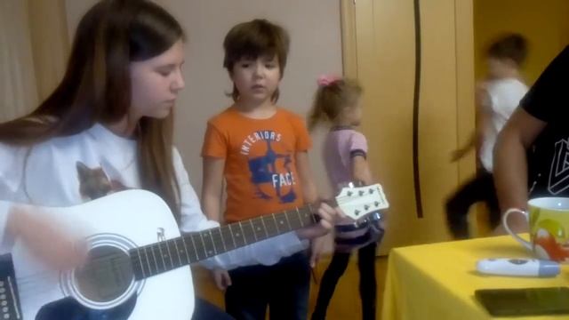 2016.12.24. РАЙОНЫ КВАРТАЛЫ. Юбилей дедушки. Песня от внуков. смотреть онлайн