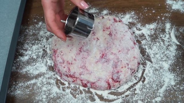 Английские булочки с малиной смотреть онлайн