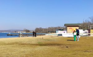 Пляж на Санаторной , в апреле. Владивосток