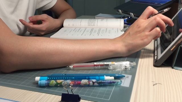 STUDY WITH ME | 90 minutes study with me, no music, background noise, real-time | 和我一起讀書 смотреть онлайн