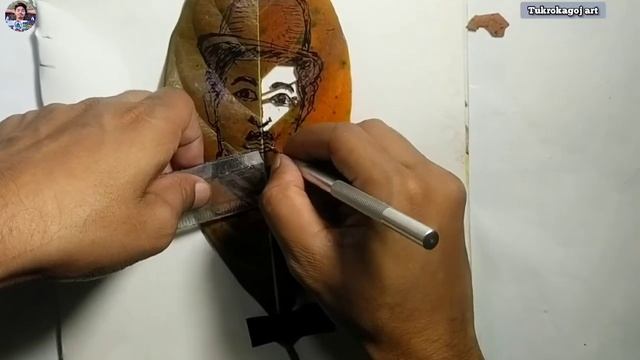 Leaf cutting art Charli Chaplin |How to draw Leaf cutting Art | Charli Chaplin portrait art on leaf смотреть онлайн