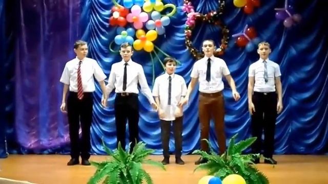 Поздравление с 8 Марта от "лихих парней" смотреть онлайн