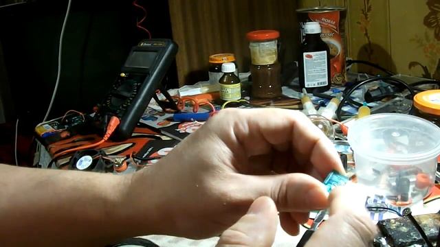 Чем припаять алюминиевый предохранитель если нет специального флюса! смотреть онлайн