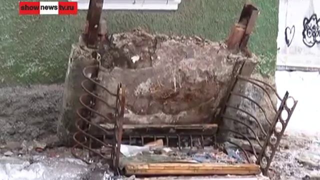 Кто так строит Упал балкон дома, построенного немцами 70 лет назад смотреть онлайн
