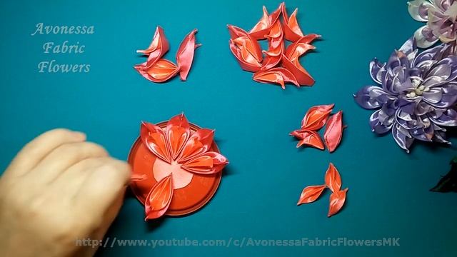 Ribbon flowers:new dahlia/Flores de cintas:dalias nuevas/Цветы из лент:новый георгин.МК смотреть онлайн