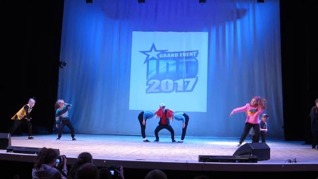 Flash Back / Гравити Фолз / IDD 2017 смотреть онлайн