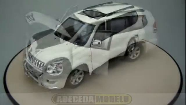 Toyota Land Cruiser Prado White Cararama 24