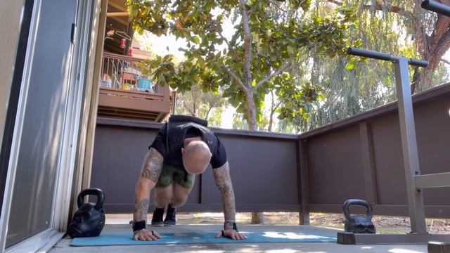 My Routine From Afghanistan- Body Armor Calisthenics Circuit смотреть онлайн