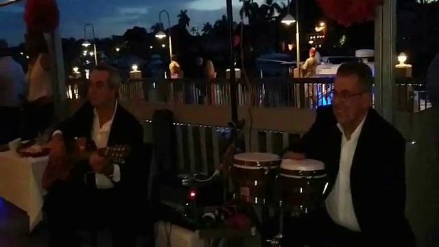 May Barreto and Alberto Palenzuela playing Bouleau Flamenco смотреть онлайн