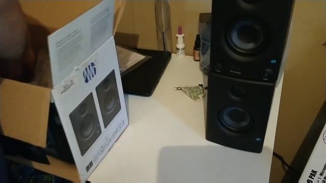 Eris E3.5 Studio monitor unboxing. смотреть онлайн