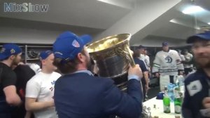 КАК ЖИВЕТ АЛЕКСАНДР ОВЕЧКИН))