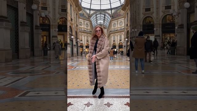 Новая коллекция Пальто 2021 из кашемира Лоро Пьяна с соболем :(+39)3341694865 смотреть онлайн