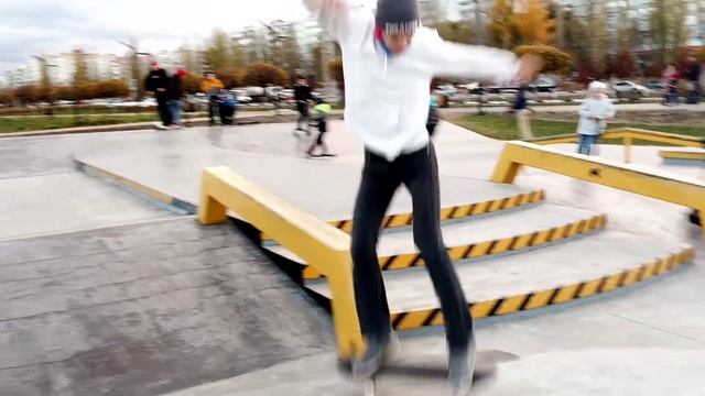 БУДНИ СКЕЙТЕРА #24 | МЫ ДЕЛАЕМ ЖОСТКИЕ ТРЮКИ НА СКЕТЕ В СТАРООСКОЛЬКОМ БЕТОННОМ СКЕЙТПАРКЕ смотреть онлайн