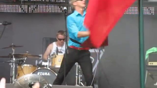 Приключения Электроников-Трава у дома (Нашествие 2010) смотреть онлайн