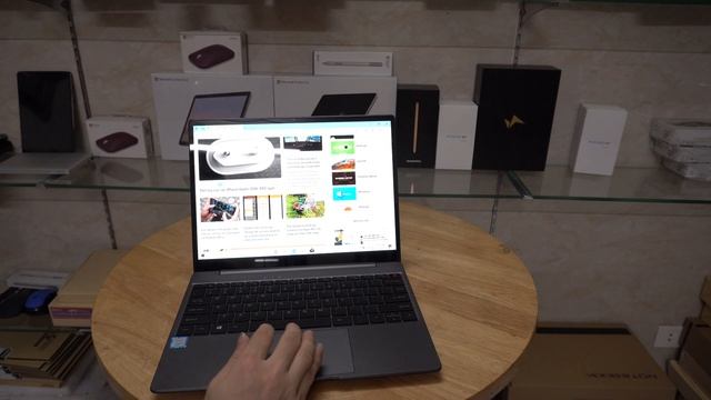 Trên tay laptop Chuwi CoreBook Pro chip Core i3-6157U/8/256G màn 13 inch 2K смотреть онлайн