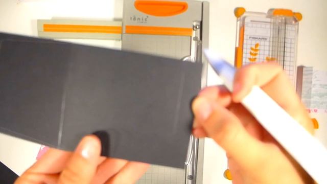 ★КАКОЙ купить резак для бумаги？ портативный Fiskars и сабельный Tonic Studios★Скрапбукинг★КАКОЙ купи смотреть онлайн