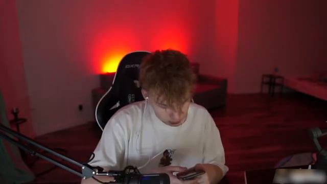 StRoGo ВЫСКАЗАЛСЯ О БАНЕ ЭВЕЛОНА | ПОСЛЕДНИЕ НОВОСТИ ОТ EVELONE | TWITCH MOMENTS смотреть онлайн