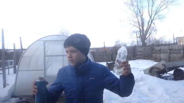 Сделал ракету из бутылки и газа / первый запуск взлетит ли ? смотреть онлайн