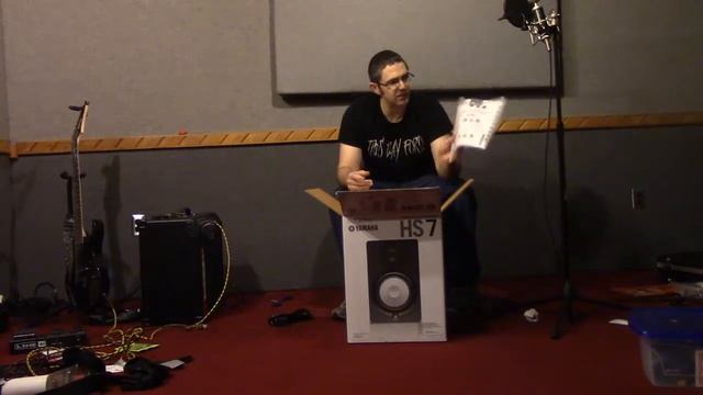Yamaha HS7 Studio Monitor Unboxing смотреть онлайн