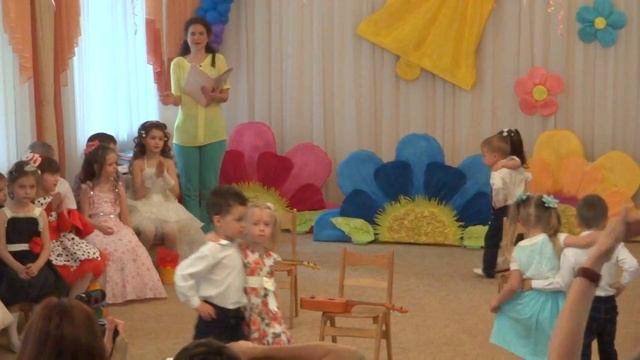 26.05.2016 - танец малышей для выпускников - Holly Dolly "Lollipop" смотреть онлайн