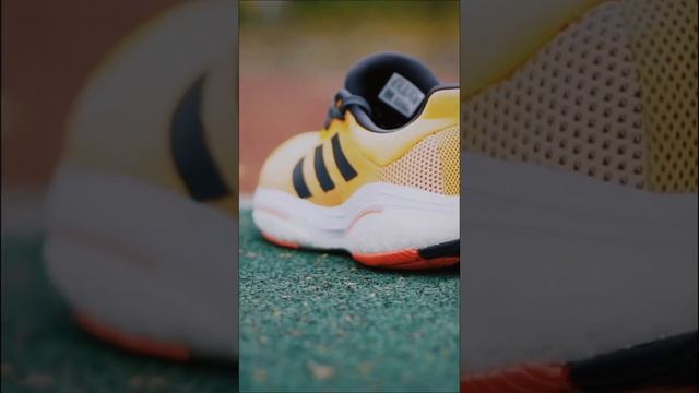 Зачем нужна пена в беговых кроссовках, и почему у разных брендов она называется по-разному? смотреть онлайн