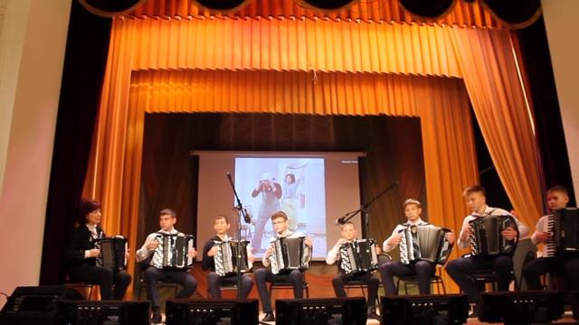 1."О медведях" ("Аксубай егетлерэ") 2." Веретено" Рохлин (Солистка: Дарина Маланчева) смотреть онлайн