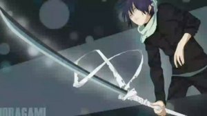 за окном сверкает молния