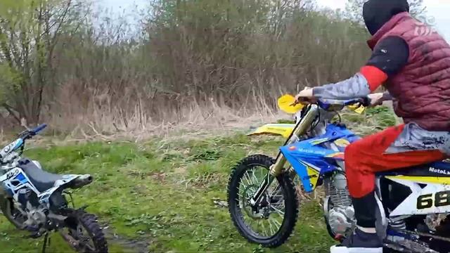 Мотоцикл Motoland RMZ в деле. Вернулись на место падения сына. Я сам решил пролезть эту лужу. смотреть онлайн