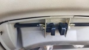 ремонт кнопки открытия бардачка в Лада Калина