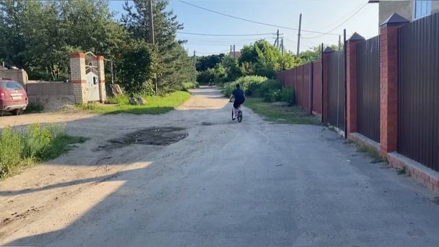 ✅Тимур и Вова на велосипедах катаются/04.06.23 18:45 смотреть онлайн