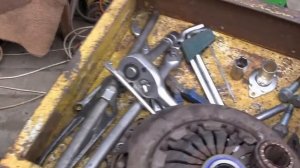 Volkswagen Caddy.Меняем диск сцепления, выжимной подшипник и корзину.mp4