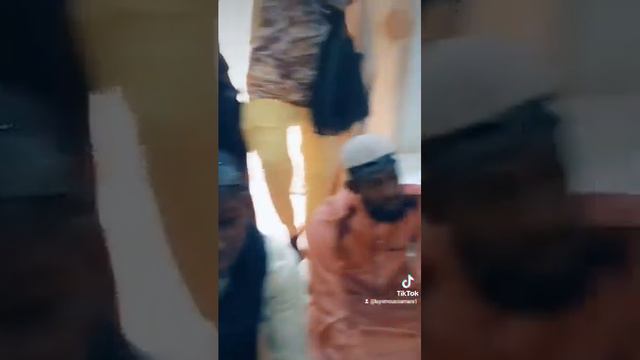 Hommage à notre frère Samba Diakite paix à son âme nous sommes avec notre Imam Mohamed Bouyé Bah смотреть онлайн