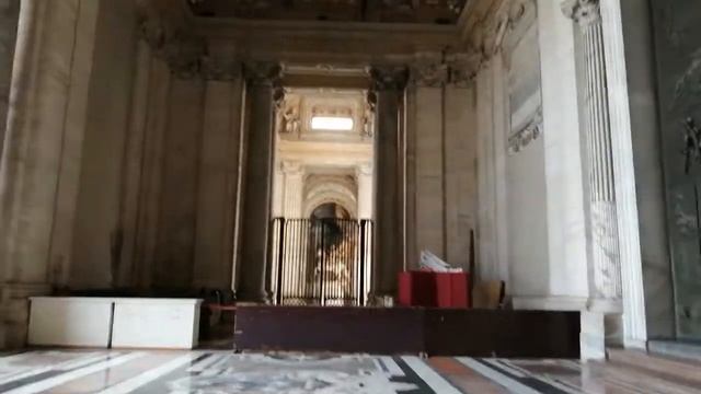 Portico Della Basilica Di San Pietro In Vaticano. Roma / Ворота Собора Святого Петра в Ватикане.