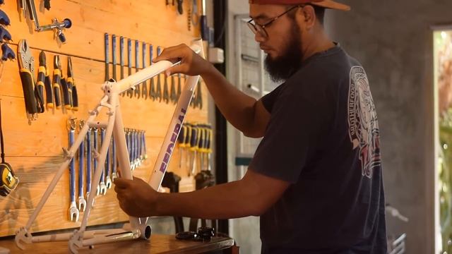 PIMP MY BIKE : Overhaul & Repaint Classic MTB смотреть онлайн