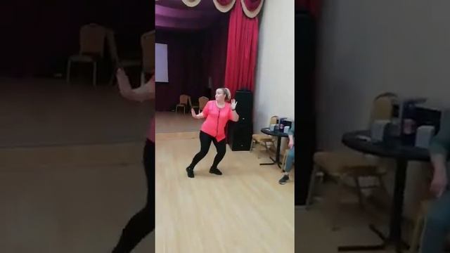 Пенсионеры, но молодые. После занятий пляшем русские всемирные танцы. ?♂️?♂️ смотреть онлайн