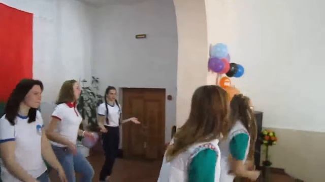 Возьмемся за руки, друзья! Ольгинская школа смотреть онлайн