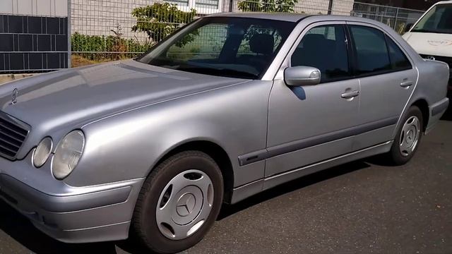 Starting a 2000 Mercedes-Benz E200 CDI W210 After 5 Years смотреть онлайн