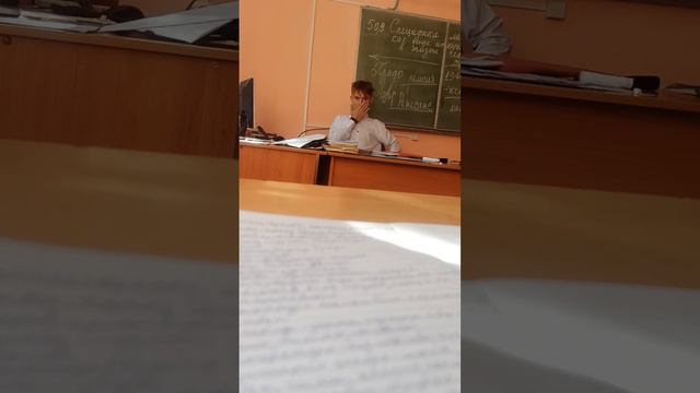 вот такая должна быть литра на первом курсе смотреть онлайн