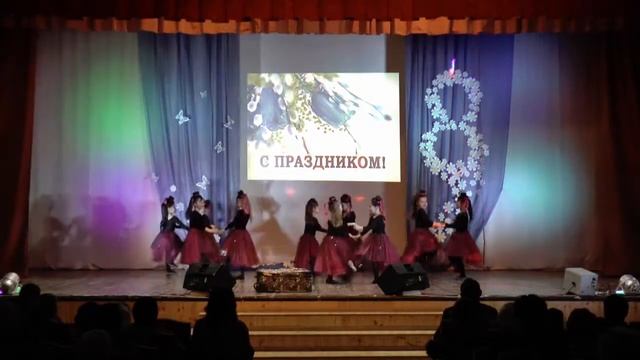 Танцевальная группа Антураж Дергачи смотреть онлайн